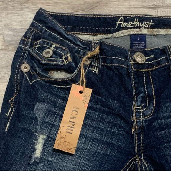 Amethyst Denim Mid Rise Capris Women’s Size 3 Dark Wash Jeans - Picture 3 of 6